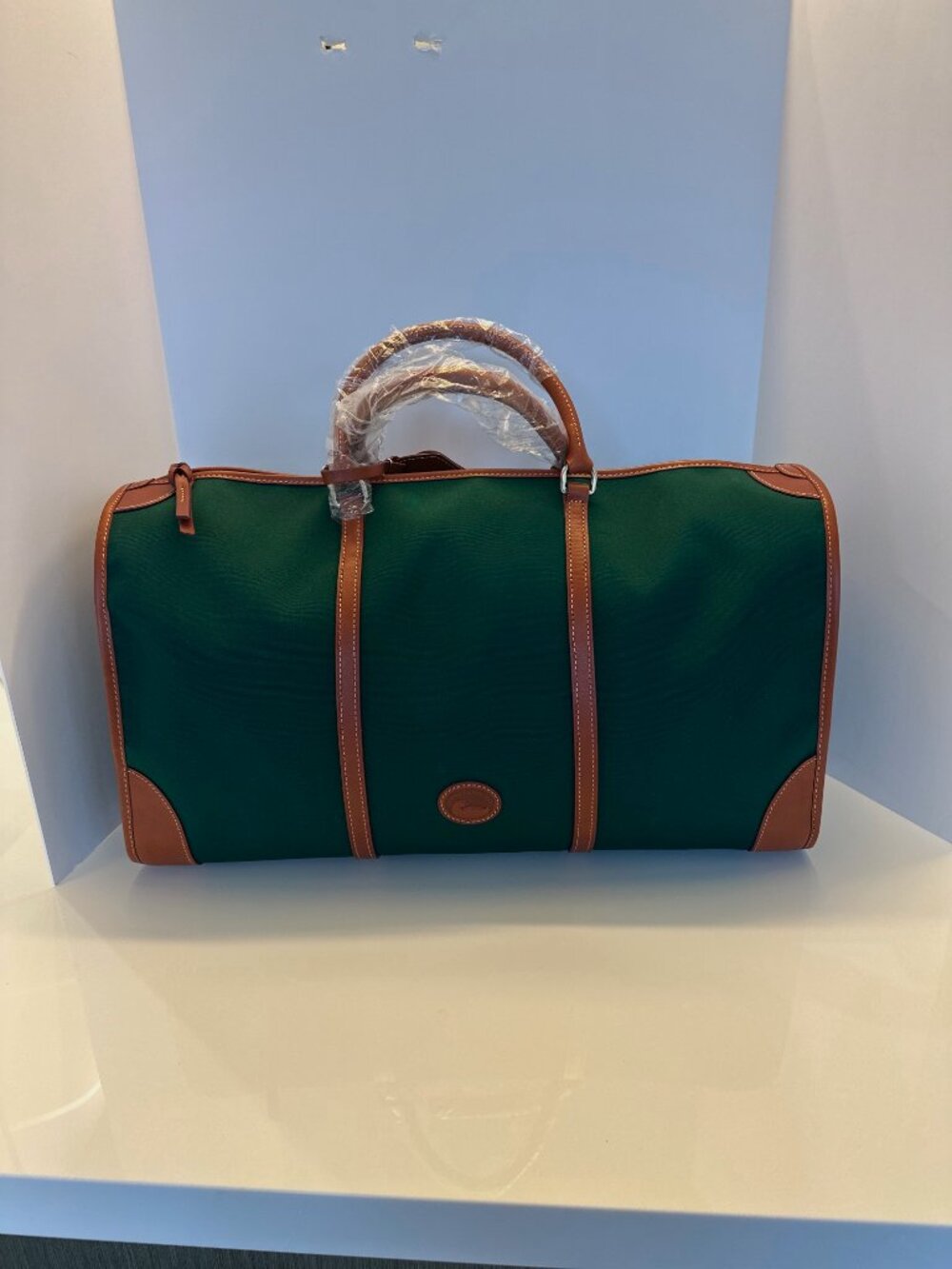 Dooney & Bourke Gym Travel Duffel Bag in Hunter Green, NEW WITH TAGS - Picture 2 of 10